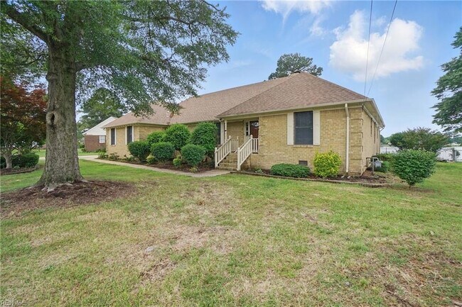 Building Photo - 1724 Hodges Ferry Rd