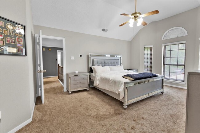 Building Photo - 25823 Lake Lawn Dr