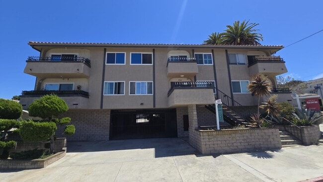 Building Photo - 785 W 19th St