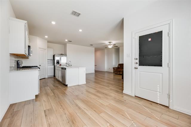 Building Photo - 7904 Blue Heron Ln