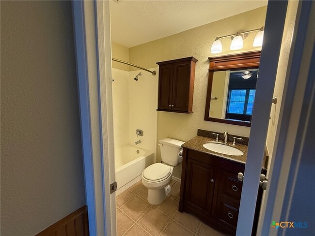 Building Photo - 758 Briarbend Dr