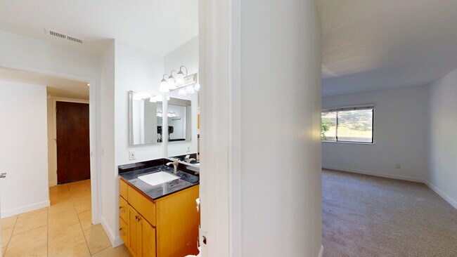 Building Photo - 37-1 Clay Ct-37