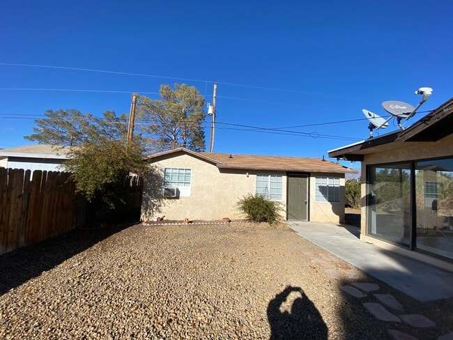 Building Photo - CALVADA VALLEY U7 - E. Calvada Blvd.