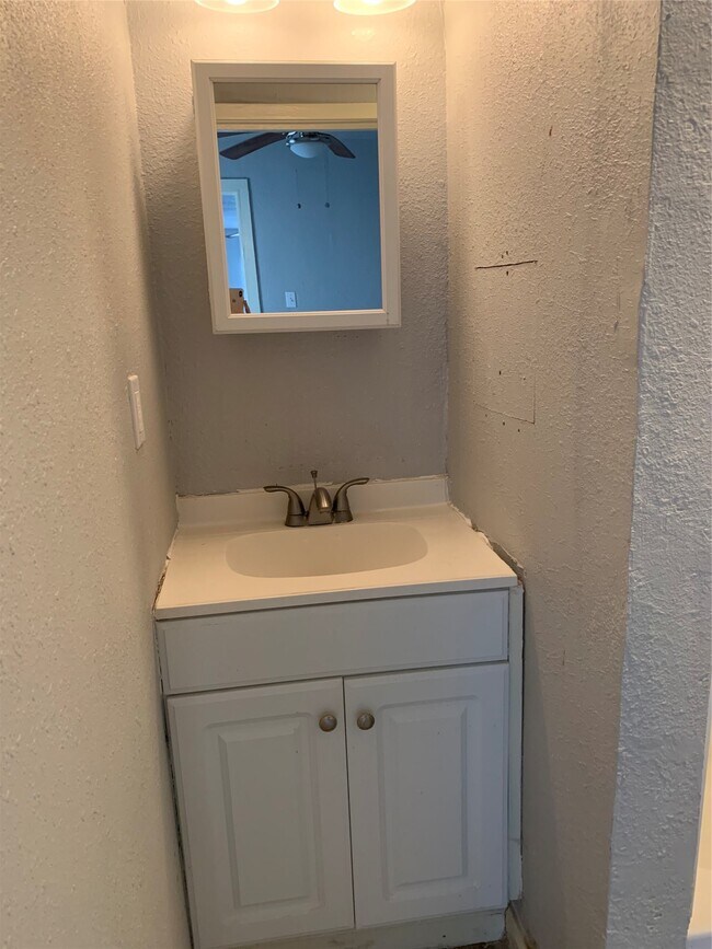 Building Photo - 3116 Avenue L