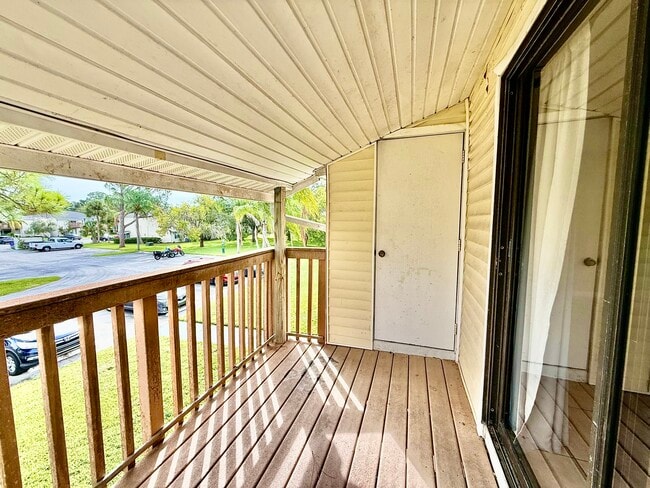 Building Photo - 123 Loblolly Ct