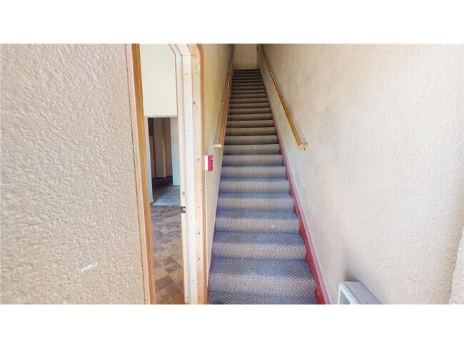 Building Photo - 542 Benson Ave SW