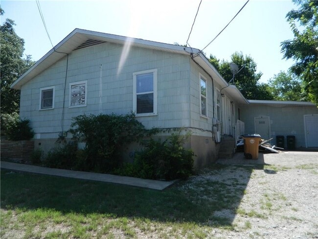 Building Photo - 4501 Lareina Dr