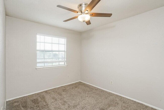 Building Photo - 5907 Beaconridge Dr