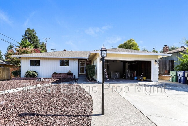 Building Photo - 5327 De John Ave