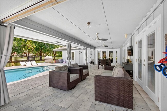 Building Photo - 15 Balfour Rd E