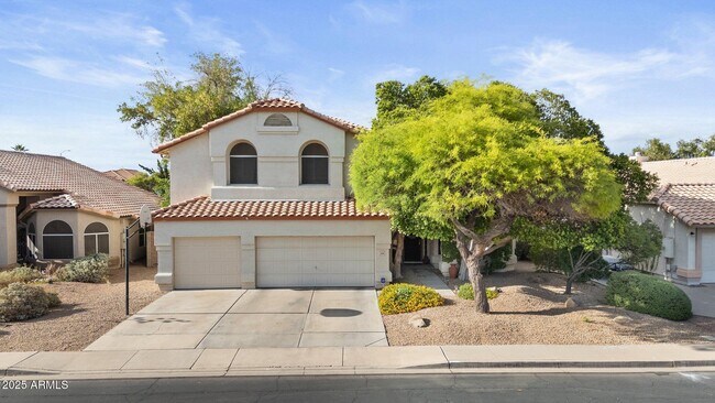 Building Photo - 630 W Navarro Ave