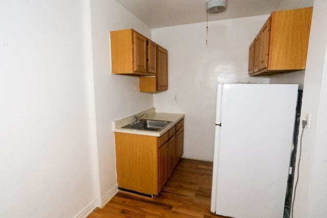 Building Photo - 533 W Roscoe St