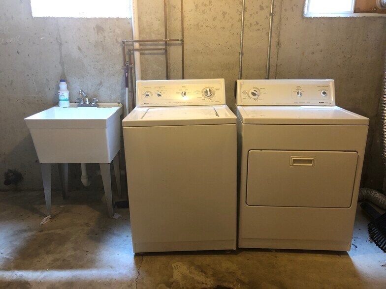 Building Photo - 7338 Amherst Ave