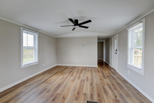 Building Photo - 295 Seays Rd