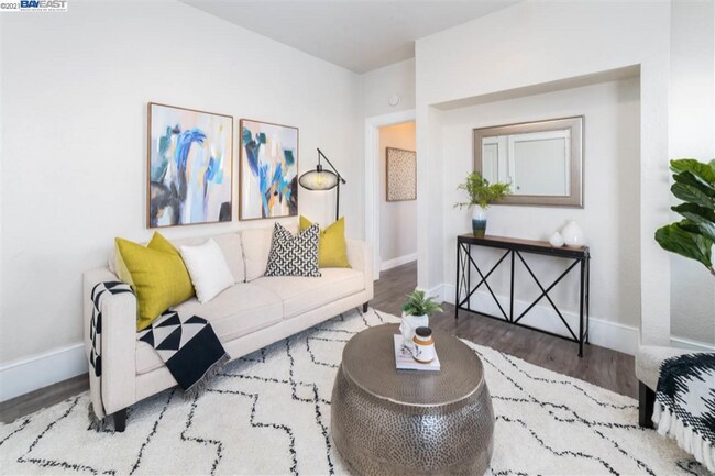 Building Photo - 3027 Filbert St