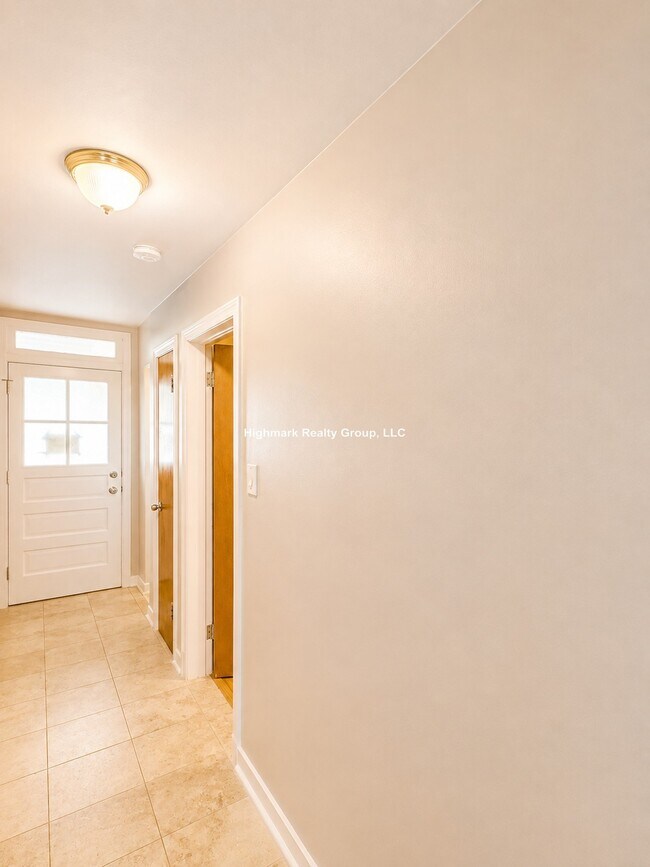 Building Photo - 8242 Kilpatrick Ave