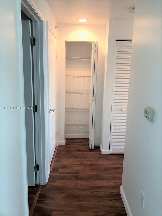 Building Photo - 7900 Harbor Island Dr