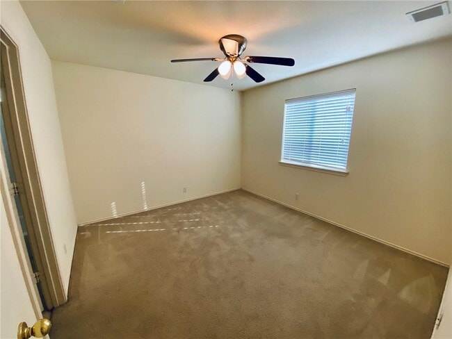 Building Photo - 512 Celery Loop