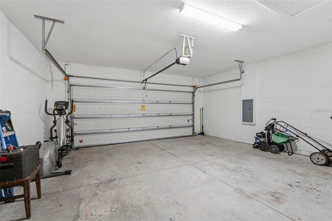 Building Photo - 836 Cambridge Dr