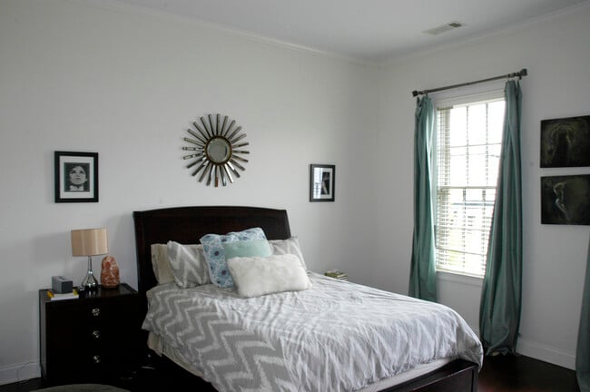 Building Photo - 475 Bartram St SE