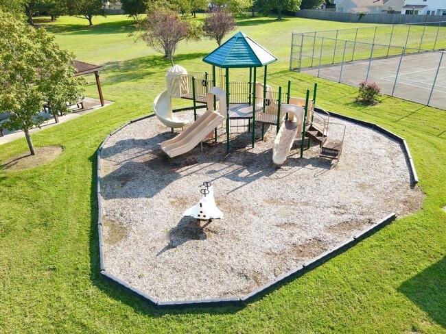 Building Photo - Available 05-07-26! Charming Home With A Wrap-Around Porch! Pet Friendly - Fenced Yard - Excellen...