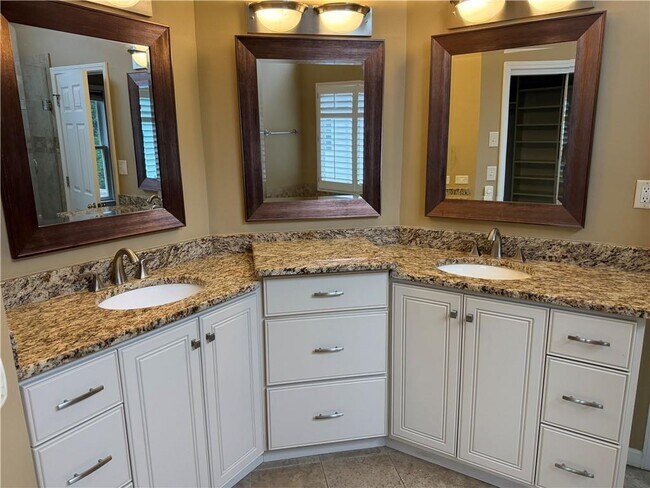 Building Photo - 10935 Pennbrooke Crossing