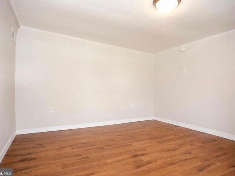 Building Photo - 3942 Wallace St