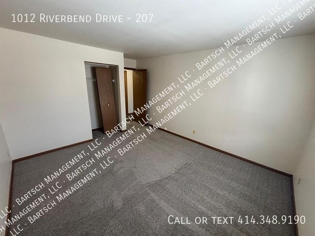 Building Photo - 1012 Riverbend Dr