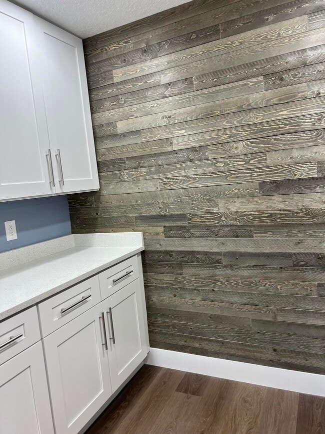 Building Photo - 1934 Wallace Ave