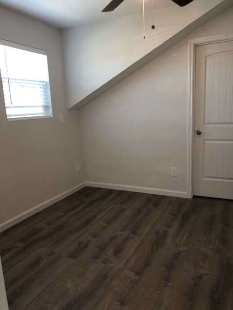 Upstairs Primary 11'x10 - 3211 Utah Ave