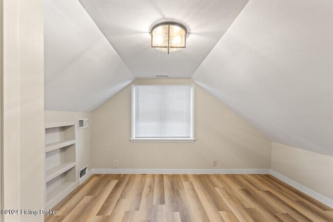 Building Photo - 2701 Delor Ave