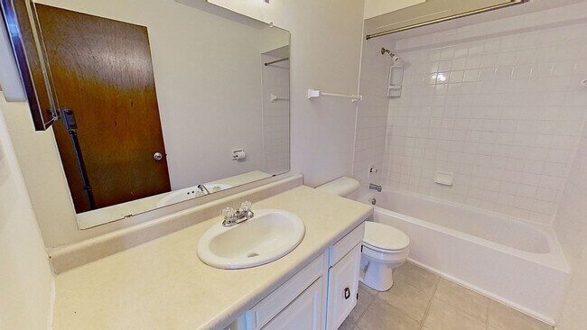 Building Photo - Upper Studio apartment Available