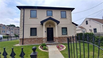 Building Photo - 113 Maple Pl