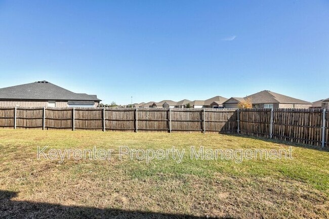 Building Photo - 209 SE 4th St