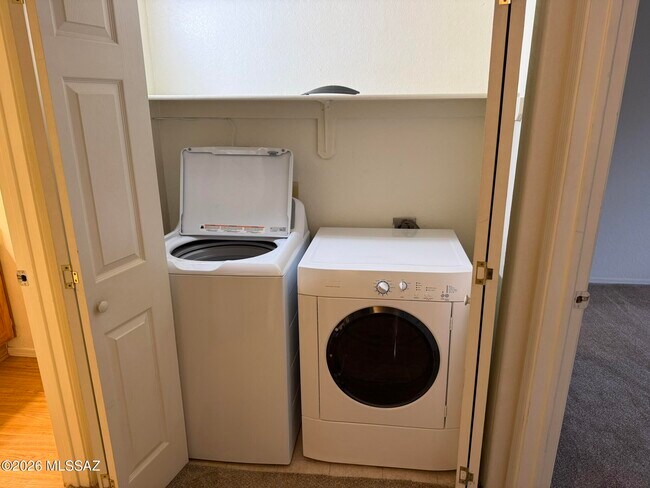 Building Photo - 5800 N Kolb Rd