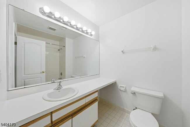 Building Photo - 403 Union St