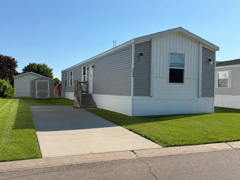 Building Photo - 15345 Dominique Dr