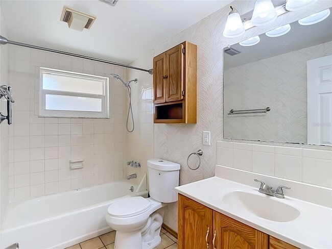 Building Photo - 7916 Woodgrove Cir