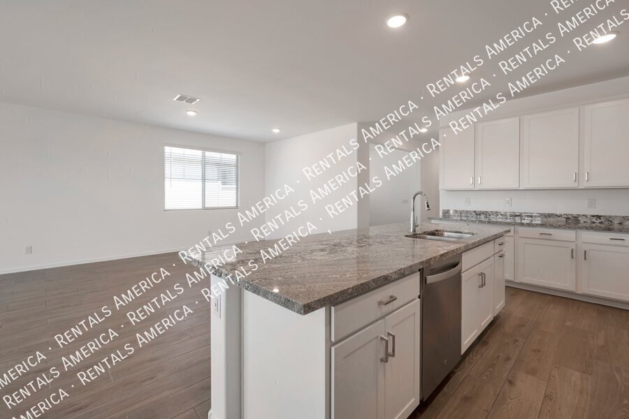 Building Photo - 23015 E Starflower Dr