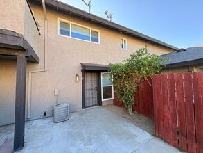Building Photo - 1708 E Fairfield Ct