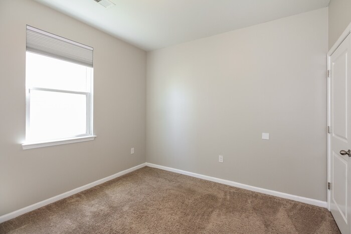 Building Photo - 534 Hay Hill Ln