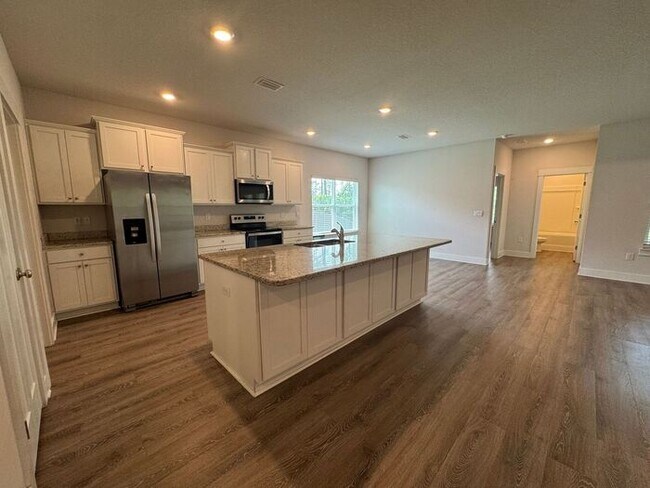 Building Photo - Gulf Breeze - Sailfish Pointe - 4 bedroom, 3 bathroom w/ 3 car garage