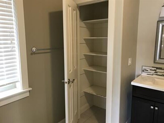 Building Photo - 4484 Alexander St