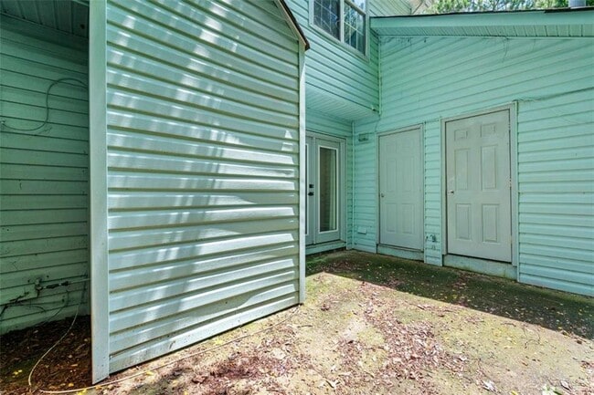 Building Photo - 732 Jamestown Crossing
