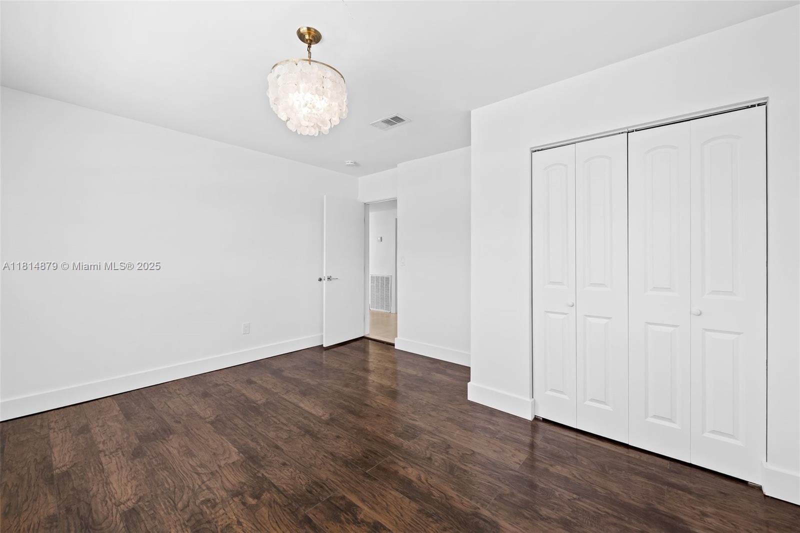 Building Photo - 20515 NE 19th Ct