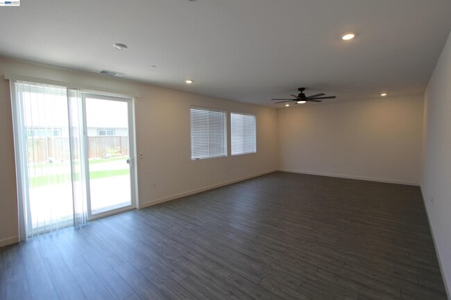 Building Photo - 1008 Osprey Dr