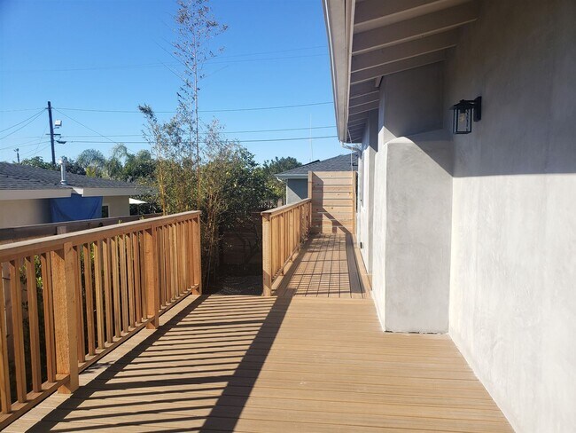 Building Photo - Modernized, 3BD/2BA House in Leucadia: Minutes to Beach, Town, YMCA!