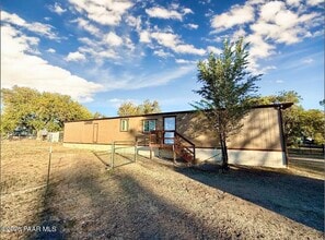Building Photo - 950 Tumbleweed Dr