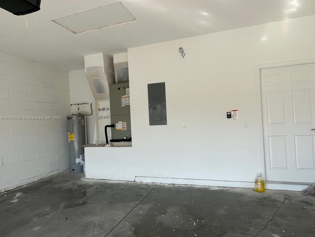 Building Photo - 514 Glade Ct