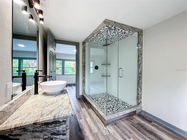 Building Photo - 210 15th St E